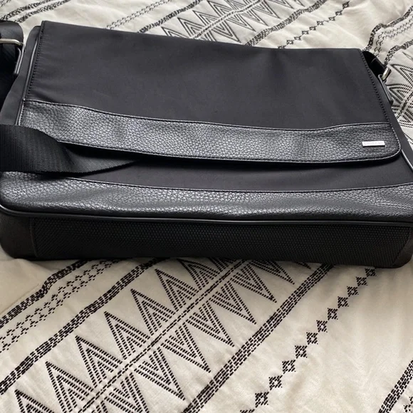 Calvin Klein Laptop/briefcase Bag - Picture 6 of 6